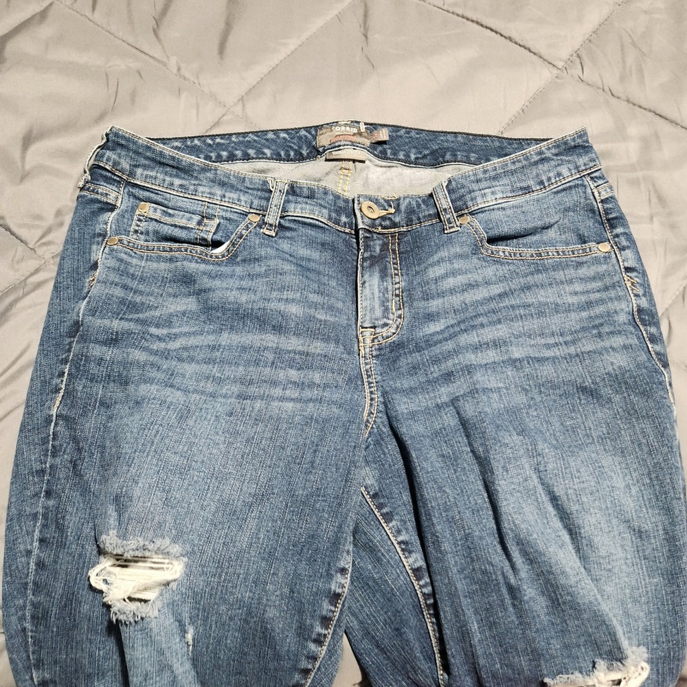 Torrid Crop Boyfriend Jeans Women's 14 Blue Distressed Vintage Stretch Raw Hem
